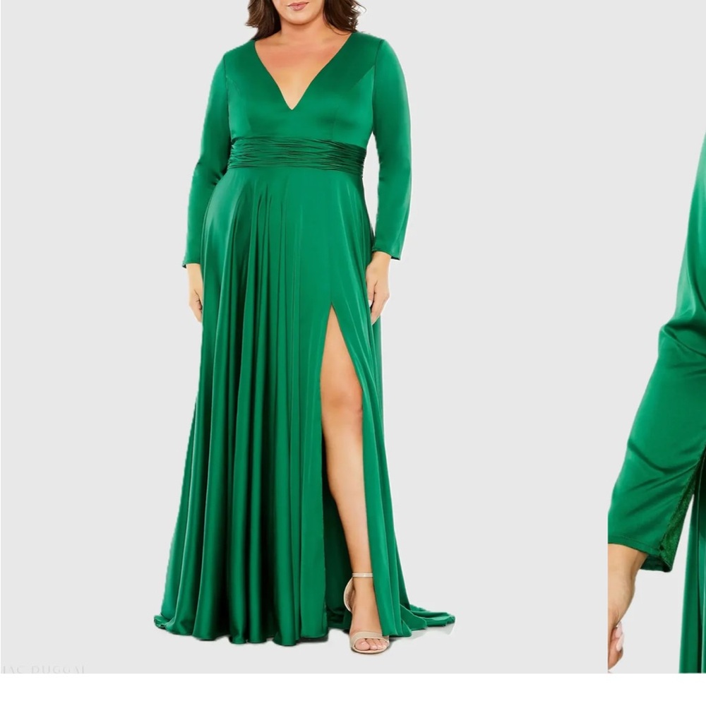 Elegant Green Long Sleeve Evening Gown - Picture 4 of 17